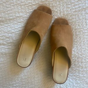 NISOLO open toed Paloma mule